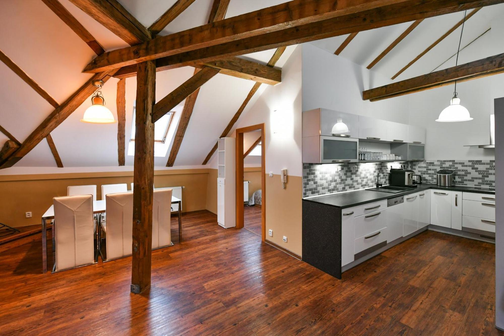 Amazing Charles Bridge Apartment Praga Esterno foto