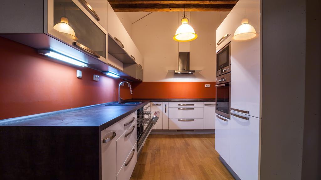 Amazing Charles Bridge Apartment Praga Camera foto