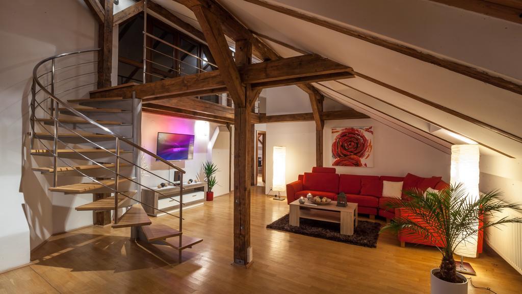 Amazing Charles Bridge Apartment Praga Camera foto