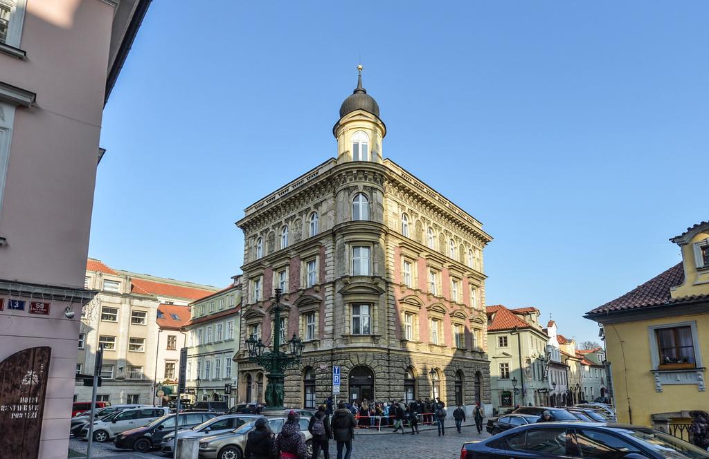 Amazing Charles Bridge Apartment Praga Esterno foto